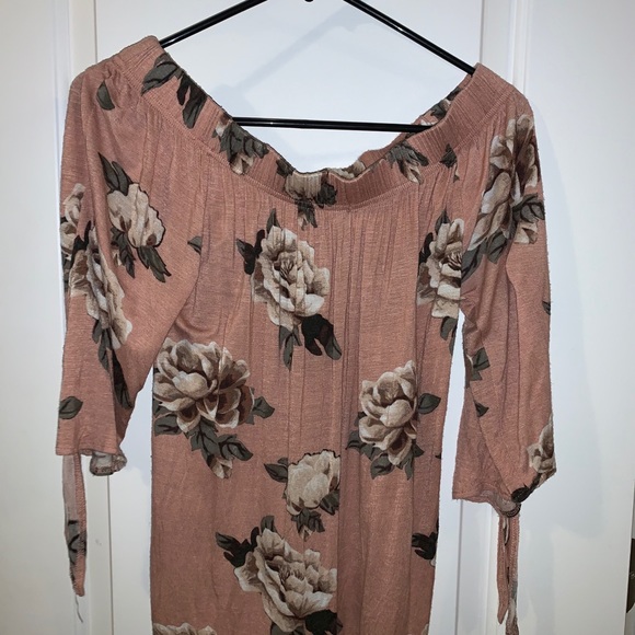 Rue 21 floral top - Picture 2 of 2